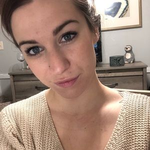 Meet your Posher, Lydia